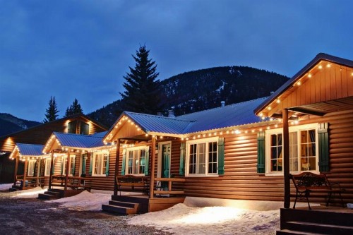 Three Bears Lodge - image 11