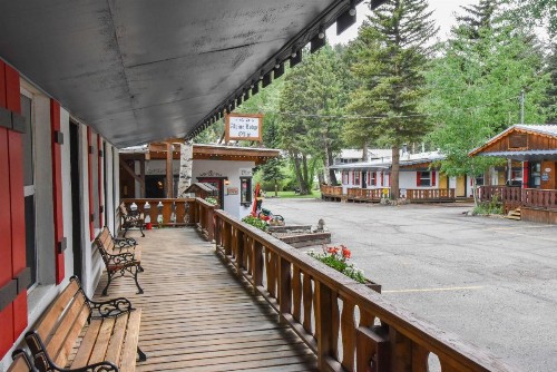 Alpine Lodge - image 27