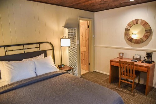 Alpine Lodge - image 29