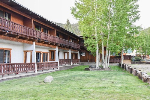 Alpine Lodge - image 39