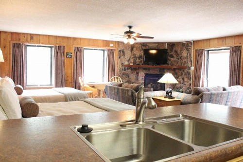 Copper King Lodge - image 33