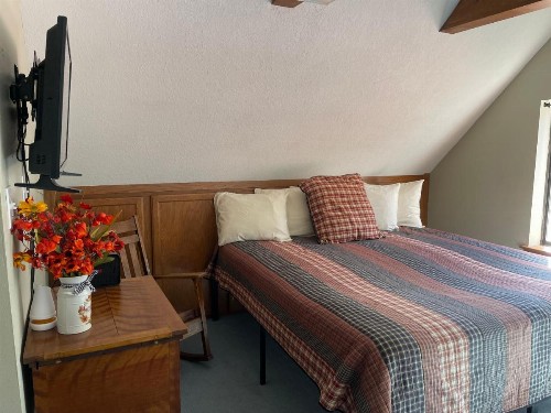 The Bunkhouse by the River - image 23