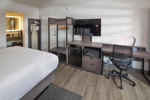 Best Western Plus Hilltop Inn