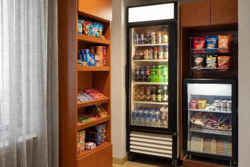 Fairfield Inn & Suites Redding - image 2