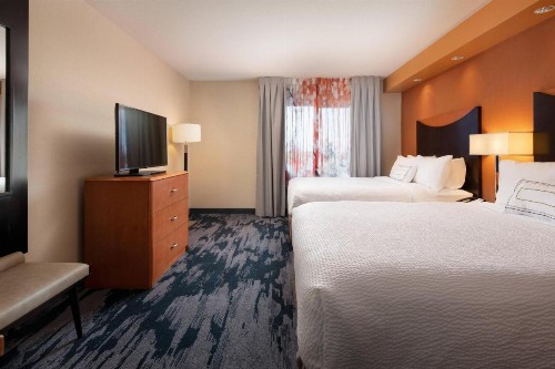 Fairfield Inn & Suites Redding - image 20