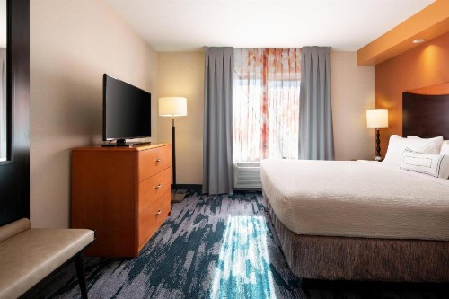 Fairfield Inn & Suites Redding - image 23