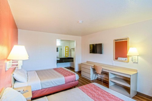 Motel 6-Redding CA - South - image 33