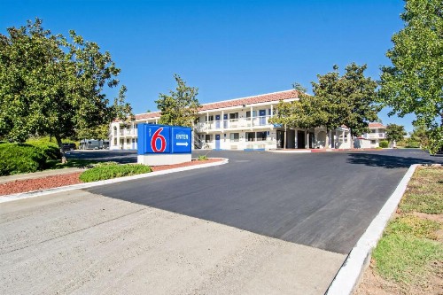 Motel 6-Redding CA - South - image 39