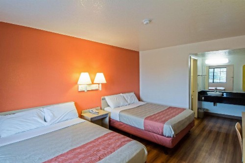 Motel 6-Redding CA - South - image 41