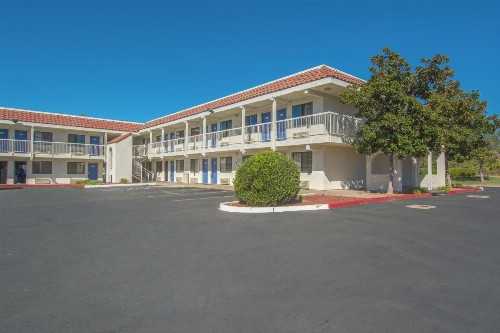 Motel 6-Redding CA - South - image 42