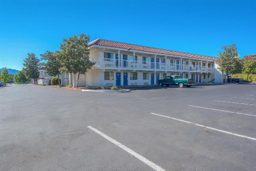 Motel 6-Redding CA - South - image 44