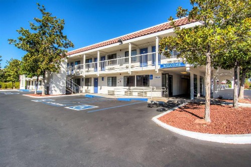 Motel 6-Redding CA - South - image 47