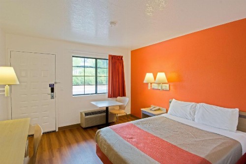 Motel 6-Redding CA - South - image 50