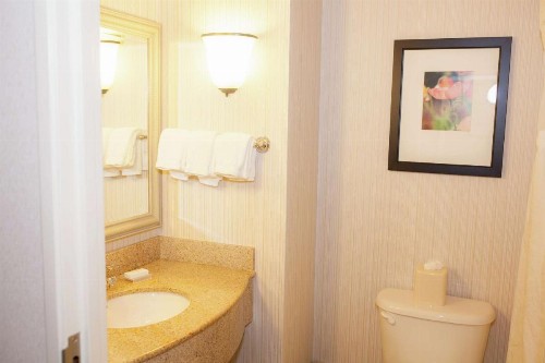 Hilton Garden Inn Redding - image 20