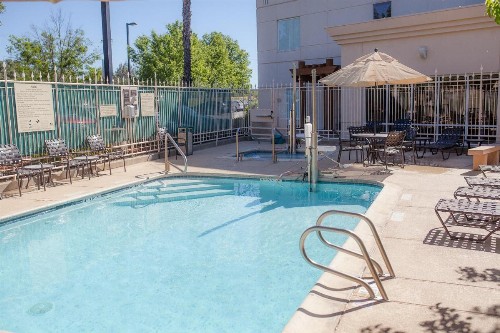 Hilton Garden Inn Redding - image 42