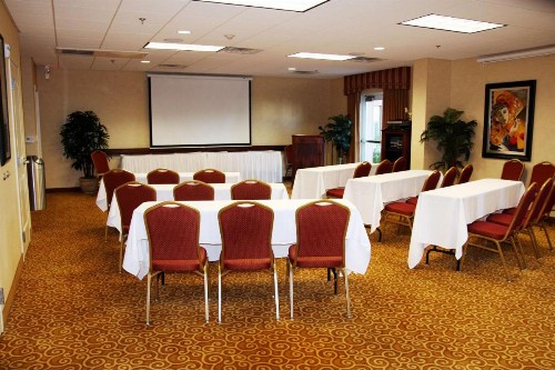 Hampton Inn & Suites Redding - image 20