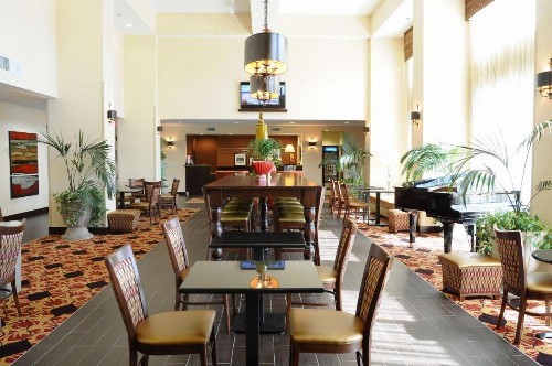 Hampton Inn & Suites Redding - image 4