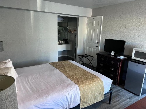 Travelodge by Wyndham Redding CA - image 24