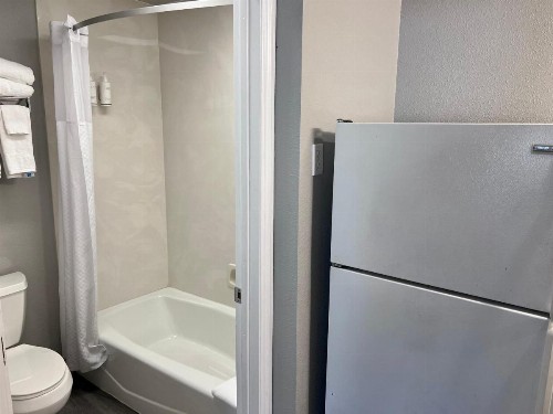 Travelodge by Wyndham Redding CA - image 30