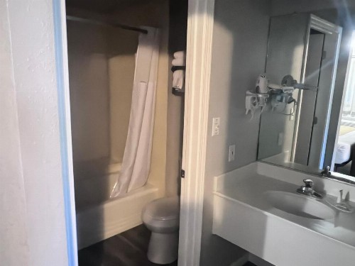 Travelodge by Wyndham Redding CA - image 37