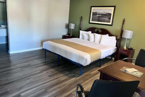 Travelodge by Wyndham Redding CA - image 4