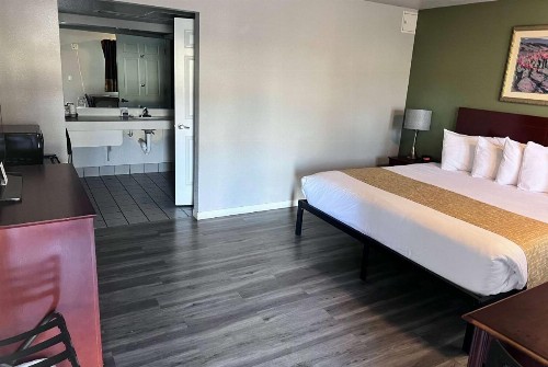 Travelodge by Wyndham Redding CA - image 8