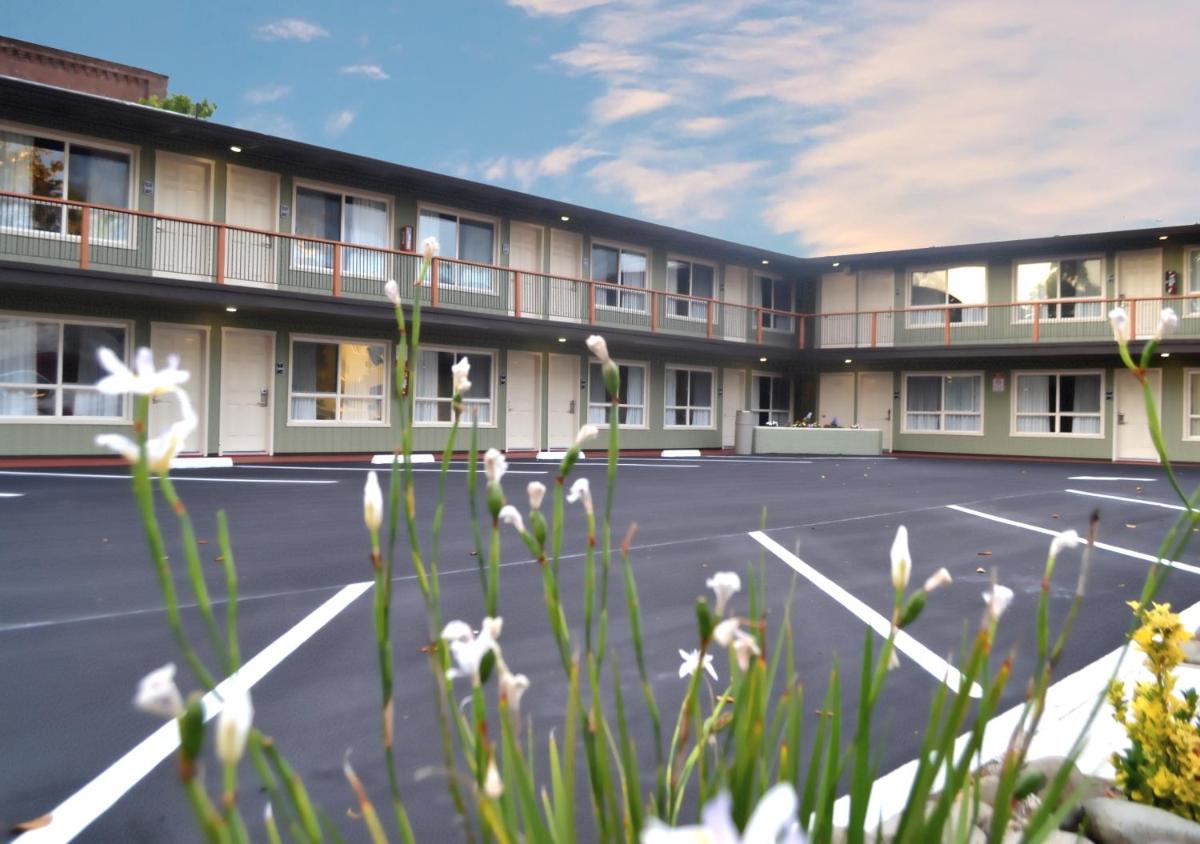 Thunderbird Lodge - image 7