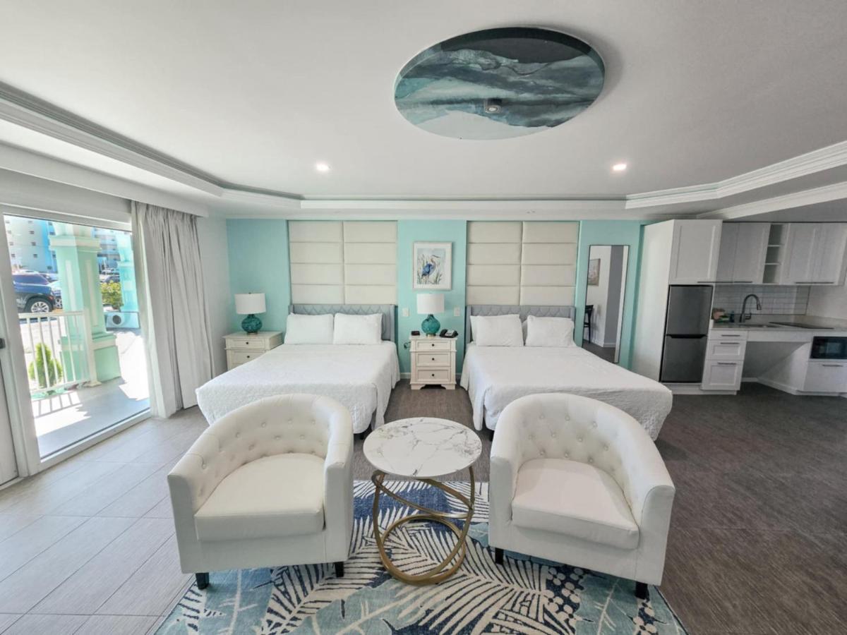 Island House Resort Hotel - main image