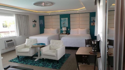 Island House Resort Hotel - image 10