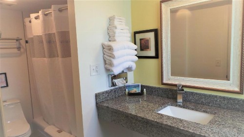 Island House Resort Hotel - image 24