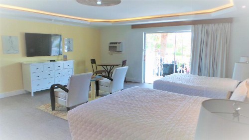 Island House Resort Hotel - image 25