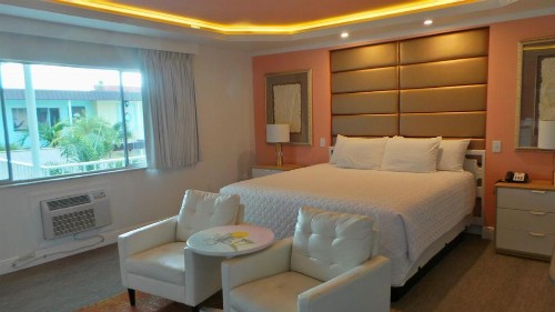 Island House Resort Hotel - image 35