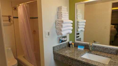 Island House Resort Hotel - image 38