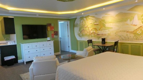 Island House Resort Hotel - image 39