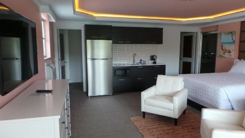 Island House Resort Hotel - image 49