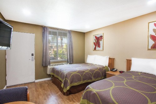 Super 8 by Wyndham Redlands/San Bernardino - image 22