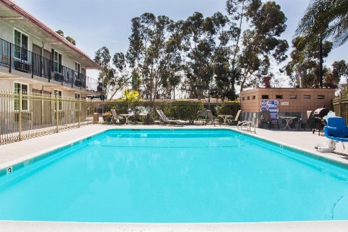 Super 8 by Wyndham Redlands/San Bernardino - image 27