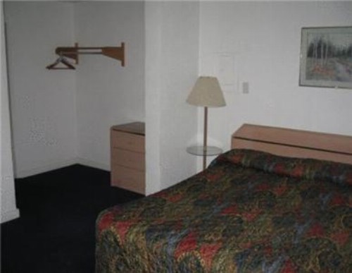 Hub Motel - image 21