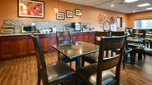 Best Western Plus Rama Inn - image 15