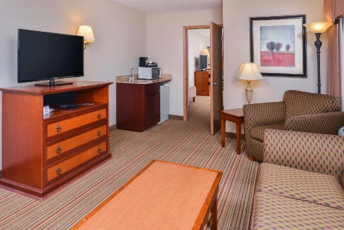 Best Western Plus Rama Inn - image 23