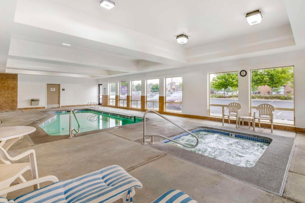Sleep Inn & Suites Redmond - image 3