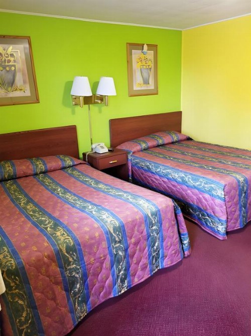 Greenway Motel - image 10