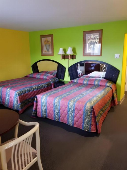 Greenway Motel - image 9