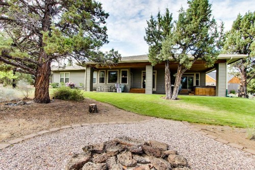 Eagle Crest Juniper Forest Retreat - image 1