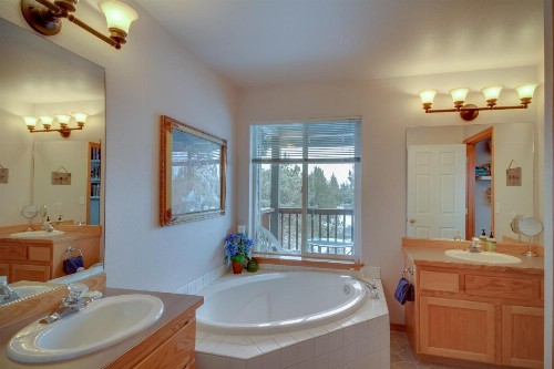 Eagle Crest Resort's Finest Townhome - image 12