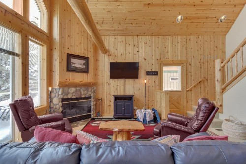 Eagle Crest Elegance - image 1