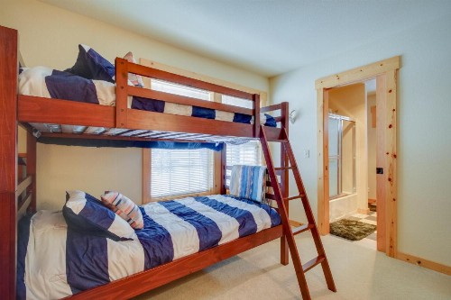 Eagle Crest Elegance - image 6