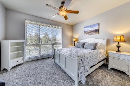 Eagle Crest Modern Escape - image 11