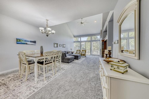 Eagle Crest Modern Escape - image 4