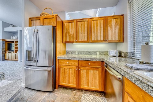 Eagle Crest Modern Escape - image 9